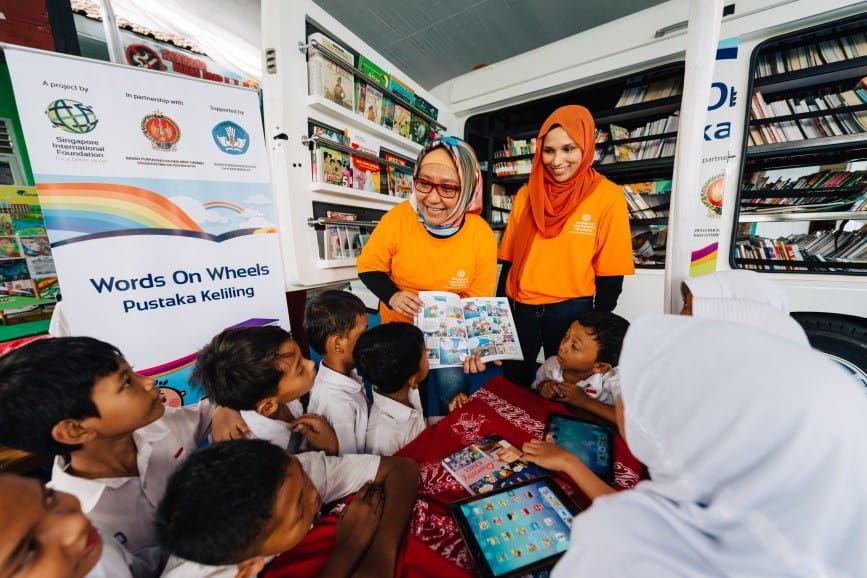 More than 150 SIVs will undertake monthly trips over three years to conduct English language and IT activities aimed at cultivating the students’ interest in reading and learning, while facilitating cross-cultural exchanges for the participating students