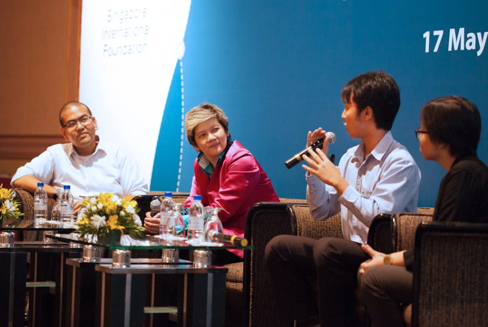 Newly-minted SIF representative Souffi moderated the dialogue on social entrepreneurship featuring SIF Governor Elim Chew and Malaysian YSE alumni Quan Hao Yu (representing Little Marios Enterprise) and Yong Yee Chong (representing UBUNTU).